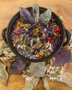 Harmonia - Witches Cauldron Candle